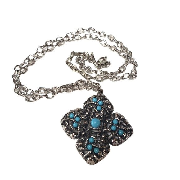 Avon Sierra Maltese Cross Faux Turquoise Necklace Pendant Vintage 1973 - Picture 2 of 12